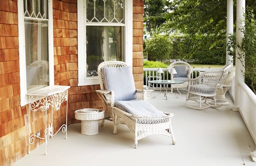 Quogue House | Classic Old Quogue Estate with Pool and AC Short Walk to Beach