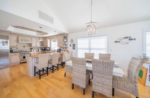 Stone Harbor House | Classic Stone Harbor Beach Oasis