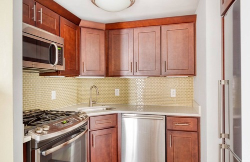 Upper East Side Apartment | Classic UES 2BR w/W/D, Gym & Doorman, nr Carl Schurz Park, by Blueground
