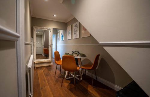 Charlton Apartment | Classical Beauty in Greenwich