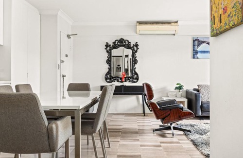 Redfern Apartment | Classy 2-bed Apartment by Prince Alfred Park