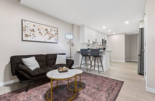 West Edmonton House | Classy 2-Bedroom Basement Near The Lake