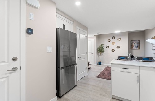 West Edmonton House | Classy 2-Bedroom Basement Near The Lake