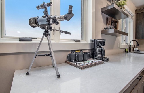 Stevensville Condo | Classy Cabin | Beaches | Grand Mere | Wineries