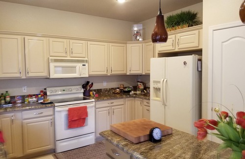 Arizona Traditions House | Classy, remodeled home in over-55, manned-gate neighborhood in Surprise