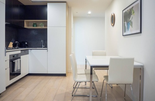 Brighton House | Classy & Spacious 2 Bedroom, 2 Bathroom (En Suite)