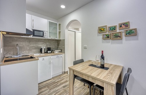 City Center Apartment | Claudio - Studio with Terrace