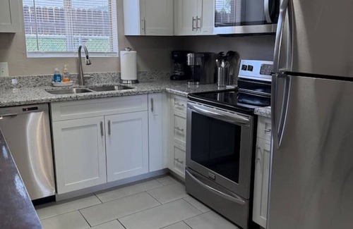Mesa Apartment | Clean 2BR condo near Downtown Mesa - free parking