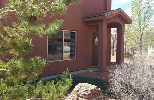 Kanab House | Clean and comfortable end unit, larger than the others
