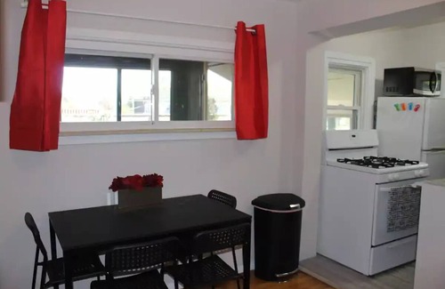 Ferndale House | Clean and cozy bungalow - walking distance from downtown Ferndale