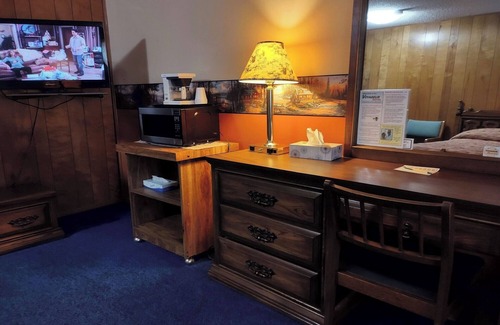 International Falls Hotel | Clean & Comfortable Space Near Parks & Downtown – Ideal for Budget Families