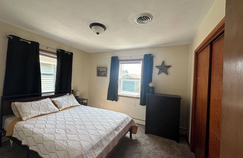 Bismarck Apartment | Clean & Cozy Spacious Apartment