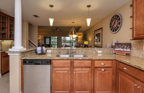 Sawgrass Condo | Clean/updated - fast WiFi - Sawgrass Country Club Booking fast! - TPC across A1a