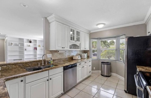 Highpoint Villa | Clearwater House 3BR Great for Family Vacations