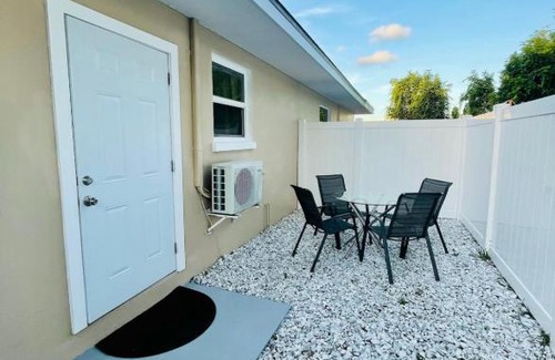 Clearwater House | Clearwater's Gem (9 MINUTES TO BEACH & PRVT ENT SUITE)