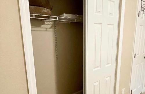 Clearwater House | Clearwater's Gem (9 MINUTES TO BEACH & PRVT ENT SUITE)