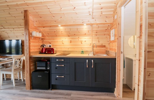 Lockerbie Cottage | CLEUGH LODGE, pet friendly, country holiday cottage in Lockerbie