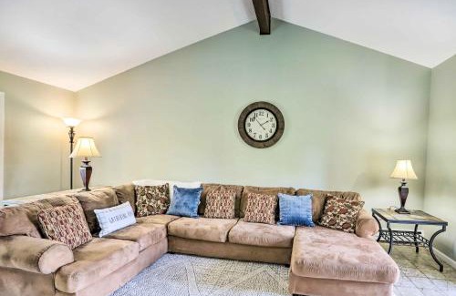 Parma House | Cleveland Area Home with Yard about 12 Mi to Dtwn!
