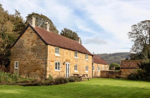 Scawton House | Cliff Cottage