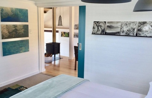 Victoria Bay Villa | Cliff Top House No.8 (Sleeps 4, 2 Bedrooms)