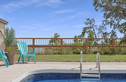 Prince Edward House | Cliffhouse On The Bay, Waterview with Pool —-ST-2019-0091