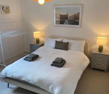 Portreath Villa | Cliffside 3 Bedroom House with Sea Views