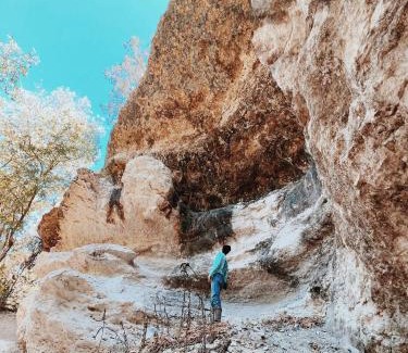 Glen Rose House | Cliffside Cabin @ High Hope Ranch Cowboy POOL!
