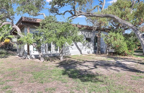 Rockport Cottage | Clifton Cottage 6031rpe 1 Bedroom Cottage by RedAwning