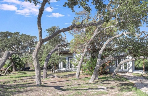 Rockport Cottage | Clifton Cottage 6031rpe 1 Bedroom Cottage by RedAwning