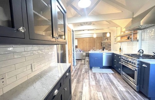 Pacific Grove House | Close to Aquarium and Walk to Lovers Point