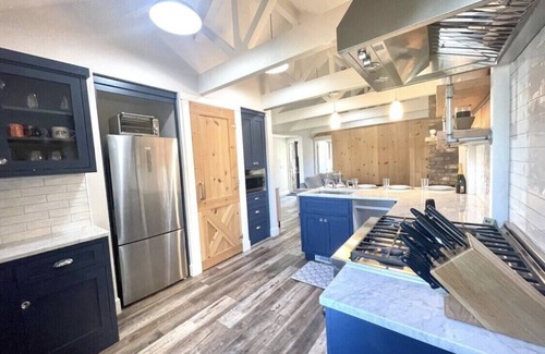 Pacific Grove House | Close to Aquarium and Walk to Lovers Point