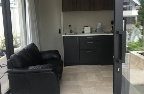 Mount Maunganui Apartment | Close to beach and downtown Mt Maunganui cricket and events.