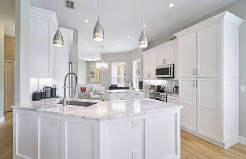 North Naples Condo | CLOSE TO BEACH AND SHOPPING in NAPLES!