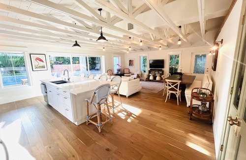 Central Naples House | Close to beach! Botanical garden in the backyard! Beautiful pool! A+ location!