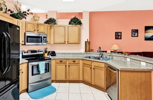 Calabay Parc Villa | Close to Disney, Golf, Shopping. Private pool, spa, games room, south backyard