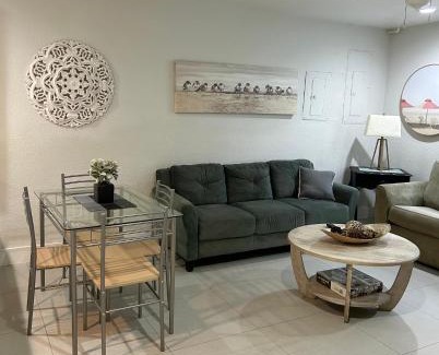 West Palm Beach Apartment | Close to everything! Perfect basecamp for WPB