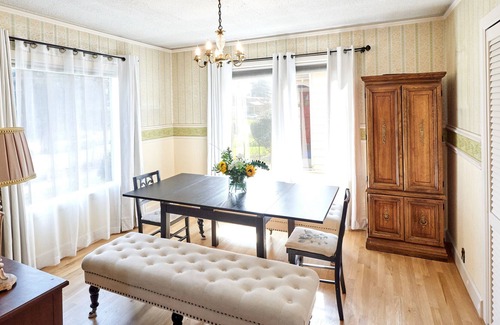Woodstock House | Close to Everything in charming area