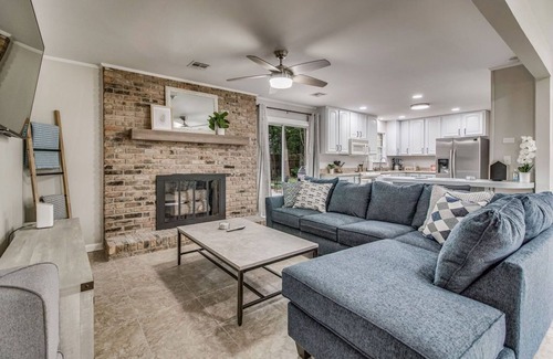 Southeast Pensacola House | Close to It All! Near Beach + Airport + Mall + Hospital + Downtown Pensacola