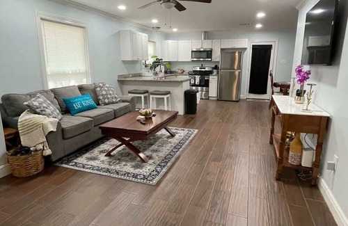 Highlands - Perkins House | Close to LSU & Health District 3BR 2BA whole House
