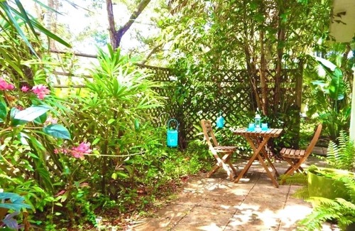 Fruitville House | Close to Nathan Benderson-Owl's Nest Eco-Cottage