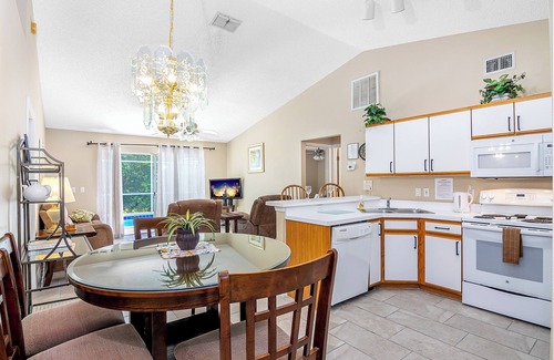 Clear Creek House | Close to parks 4bdrm/2bath Villa with Private Pool