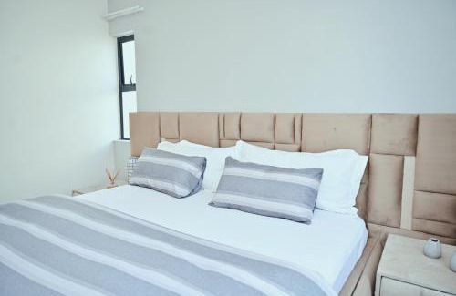 Greater Johannesburg Metropolitan Area Apartment | CLOSE TO SANDTON and The Airport