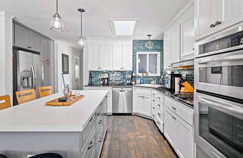 San Rafael House | Close to Sonoma Wine country, pool, hottub, cold plunge,3bed, 2bed