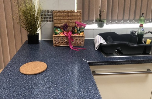 Hendon House | Close to synagogues/Ideal for long stays