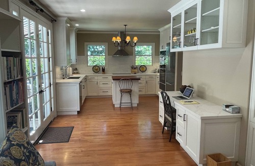 St. Helena House | Close to town, 2-car garage, landscaped rear patio with spa, outdoor kitchen.