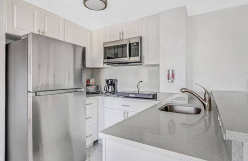 Florida Center Apartment | CLOSE TO UNIVERSAL and International drive, 2 bedroom king suite with parking