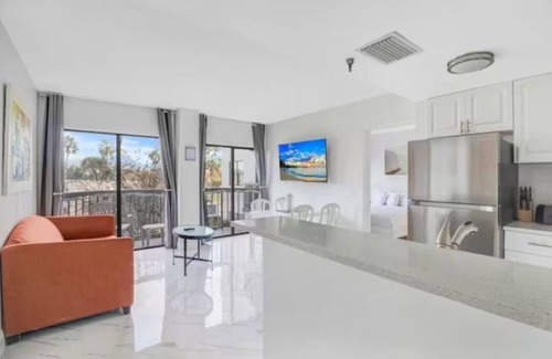 Florida Center Apartment | CLOSE TO UNIVERSAL and International drive, 2 bedroom king suite with parking