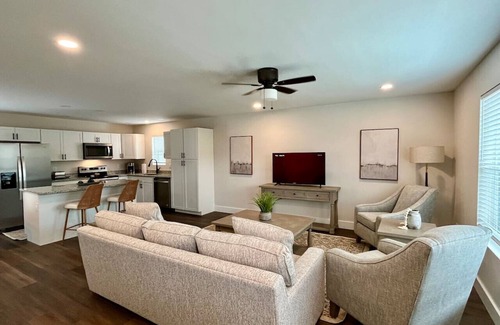 Greenway House | Close to UT, Downtown Knoxville & Smokies Baseball