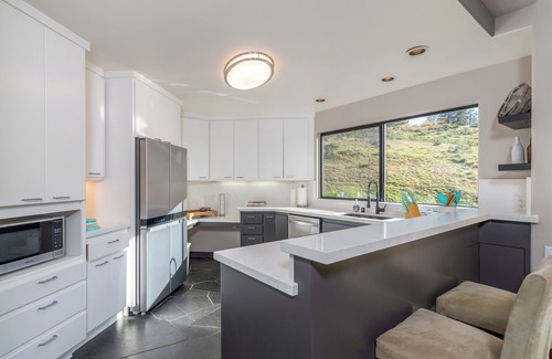 Sea Ranch House | Cloud 9 | Ocean Views | Sleeps 8!