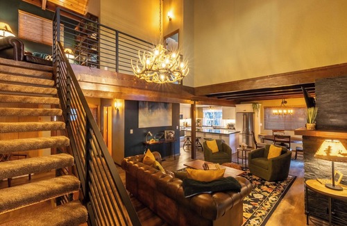 Green Valley Lake Cabin | Cloud Atlas, Sledding, Disc Golf, Dog Friendly, Games!